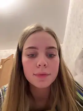 SIlviaBeyt online show from 10/18/25, 09:06