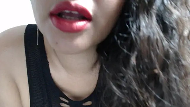 Snapshot of RominaKleiin chatting on 09/11/25, 11:16 RominaKleiin online show from 09/11/25, 11:16