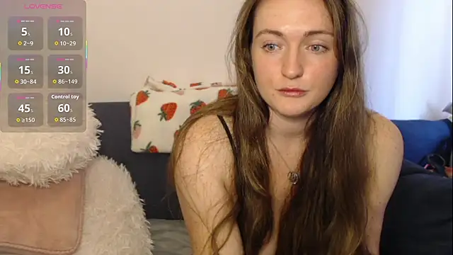 Snapshot of BustyBonnieUK chatting on 10/20/25, 11:22 BustyBonnieUK online show from 10/20/25, 11:22