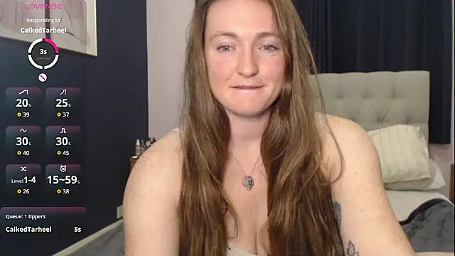 Snapshot of BustyBonnieUK chatting on 11/30/25, 10:43 BustyBonnieUK online show from 11/30/25, 10:43