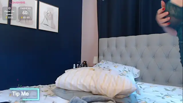 Snapshot of BustyBonnieUK chatting on 03/04/25, 01:49 BustyBonnieUK online show from 03/04/25, 01:49