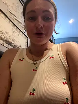 Snapshot of BustyBonnieUK chatting on 12/02/25, 10:39 BustyBonnieUK online show from 12/02/25, 10:39