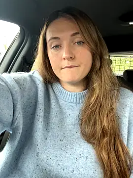 Snapshot of BustyBonnieUK chatting on 10/15/25, 12:13 BustyBonnieUK online show from 10/15/25, 12:13