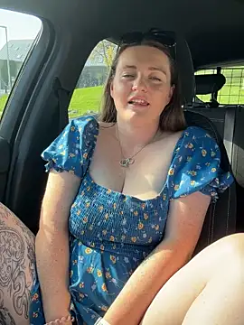 Snapshot of BustyBonnieUK chatting on 10/09/25, 12:06 BustyBonnieUK online show from 10/09/25, 12:06