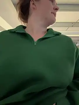 Snapshot of BustyBonnieUK chatting on 03/04/25, 10:05 BustyBonnieUK online show from 03/04/25, 10:05