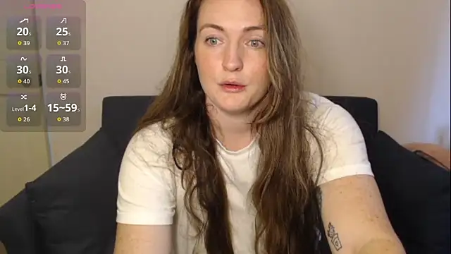 Snapshot of BustyBonnieUK chatting on 09/18/25, 11:13 BustyBonnieUK online show from 09/18/25, 11:13