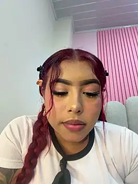Zoe1 2 online show from 05/19/26, 08:05