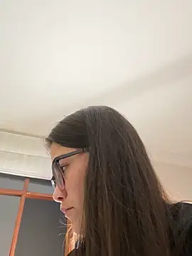 aurora divine online show from 11/13/25, 10:57