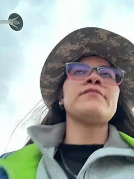 aurora divine online show from 02/12/26, 10:42