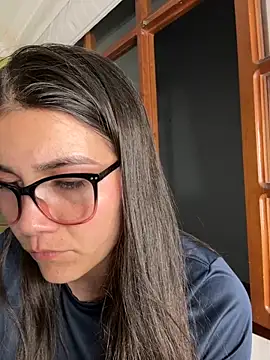 aurora divine online show from 10/13/25, 12:12