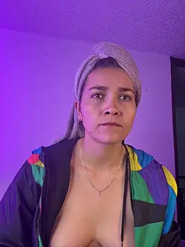 aurora divine online show from 04/01/26, 07:00