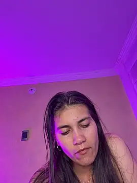 aurora divine online show from 03/01/26, 09:59