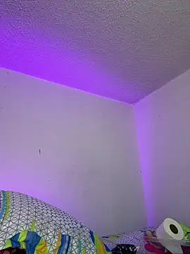 aurora divine online show from 04/16/26, 09:39