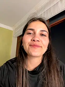 aurora divine online show from 10/11/25, 10:55