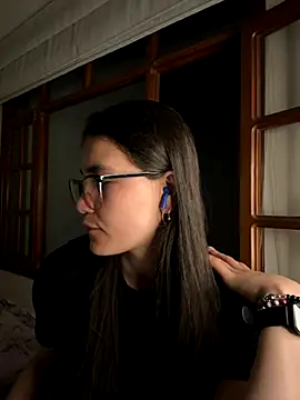 aurora divine online show from 10/04/25, 11:50