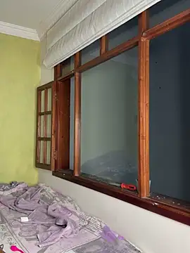 aurora divine online show from 10/02/25, 10:57