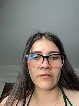 aurora divine online show from 10/14/25, 11:04