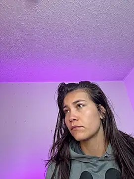 aurora divine online show from 04/26/26, 08:33