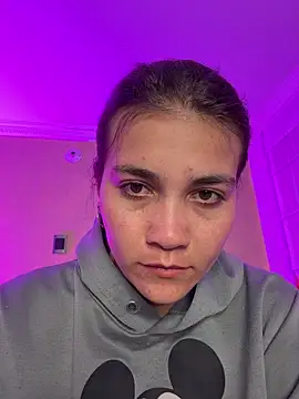 aurora divine online show from 02/13/26, 10:43