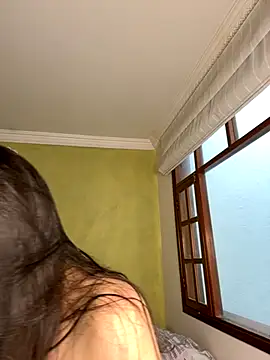 aurora divine online show from 10/12/25, 12:06