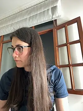 aurora divine online show from 11/03/25, 11:41