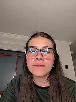 aurora divine online show from 09/12/25, 11:04