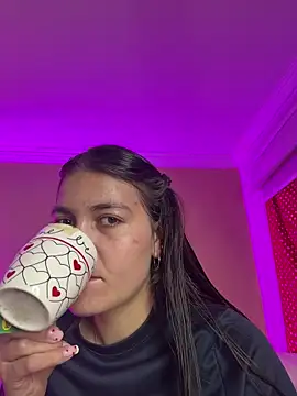 aurora divine online show from 02/07/26, 01:52