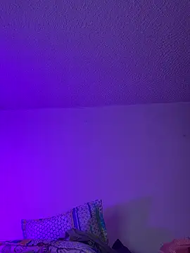 aurora divine online show from 03/31/26, 07:05