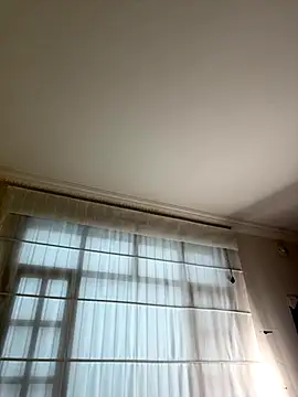 aurora divine online show from 10/26/25, 01:11