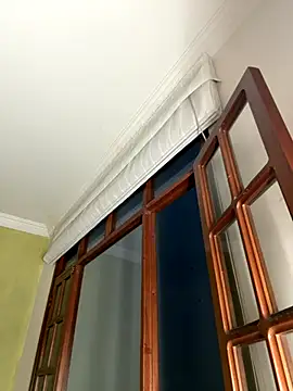 aurora divine online show from 10/30/25, 10:50