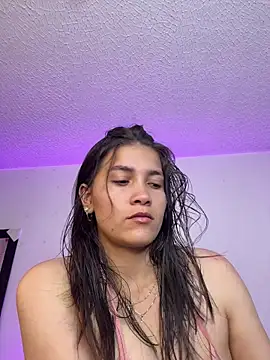aurora divine online show from 04/21/26, 06:58