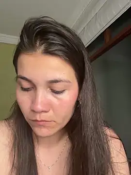 aurora divine online show from 09/27/25, 11:44