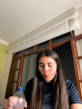 aurora divine online show from 10/24/25, 10:53