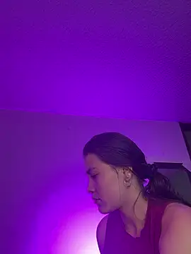 aurora divine online show from 03/13/26, 10:04