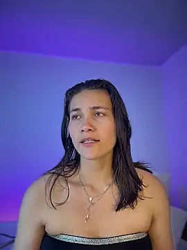 aurora divine online show from 05/26/26, 09:02