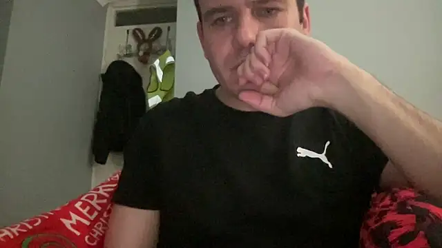 Snapshot of GotItGoin chatting on 03/22/25, 01:32 GotItGoin online show from 03/22/25, 01:32