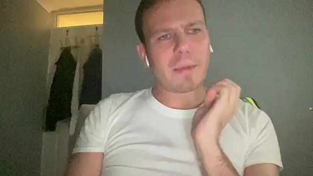 Snapshot of GotItGoin chatting on 09/25/25, 12:38 GotItGoin online show from 09/25/25, 12:38