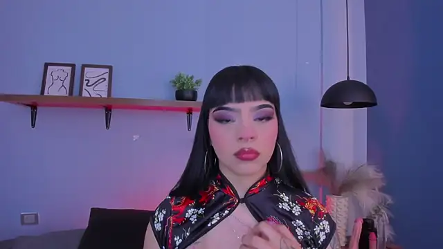 maddy walker online show from 11/08/25, 12:09