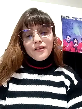 Snapshot of Lucyy-hess chatting on 01/05/25, 12:42 Lucyy-hess online show from 01/05/25, 12:42