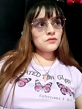 Snapshot of Lucyy-hess chatting on 01/12/25, 10:12 Lucyy-hess online show from 01/12/25, 10:12
