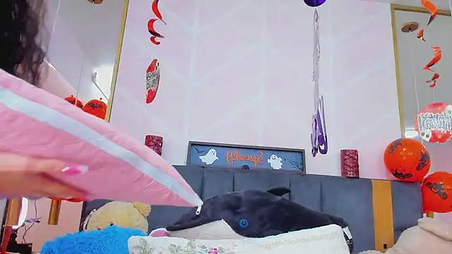 MadyJackson online show from 10/24/25, 11:53