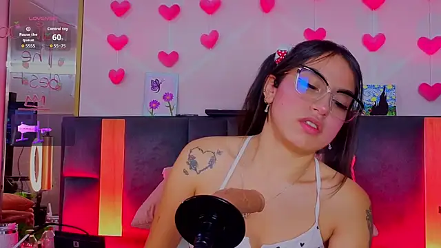 MadyJackson online show from 05/26/26, 02:15