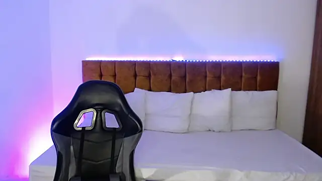 alexiaaross online show from 09/24/25, 04:08