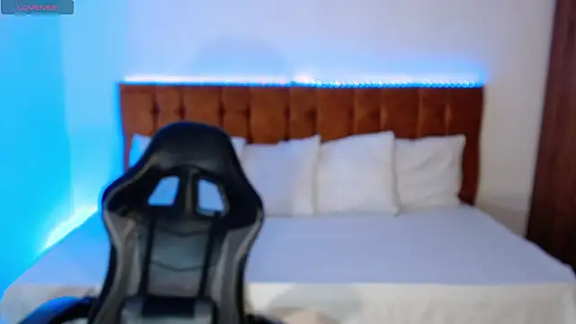 alexiaaross online show from 10/24/25, 08:02