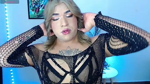 Snapshot of alexiaaross chatting on 06/30/26, 02:17 alexiaaross online show from 06/30/26, 02:17