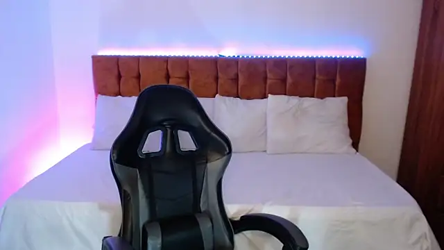 alexiaaross online show from 09/19/25, 09:24