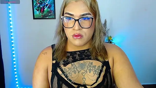 Snapshot of alexiaaross chatting on 07/01/26, 01:11 alexiaaross online show from 07/01/26, 01:11