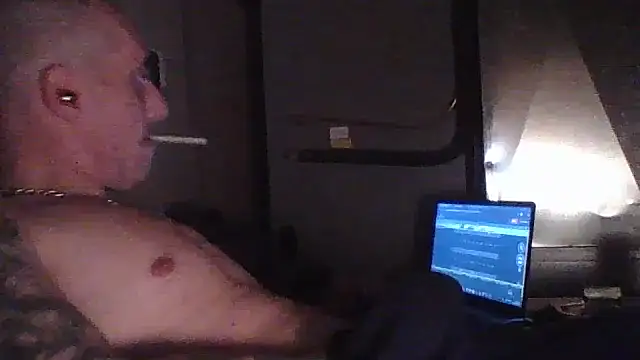 CandiedPompano online show from 10/30/25, 05:21