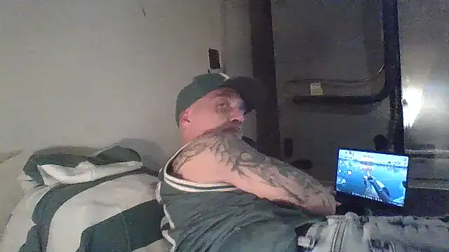 CandiedPompano online show from 10/22/25, 01:27