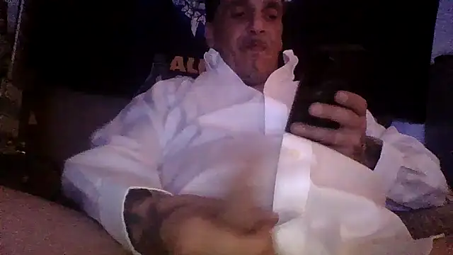 Snapshot of CandiedPompano chatting on 06/05/26, 04:17 CandiedPompano online show from 06/05/26, 04:17